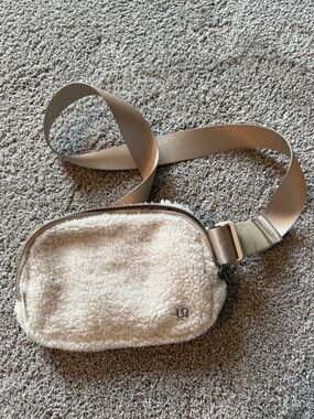 lululemon athletica Cream Sherpa Crossbody Belt Bag